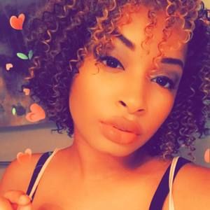 Meet your Posher, Tabitha